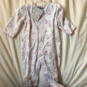 Kissy Kissy Parisian Stroll Footies! NWT!